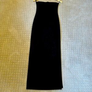 Sleeveless black dress